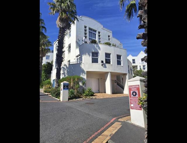 2 BEDROOM PROPERTY TO RENT IN VREDEHOEK